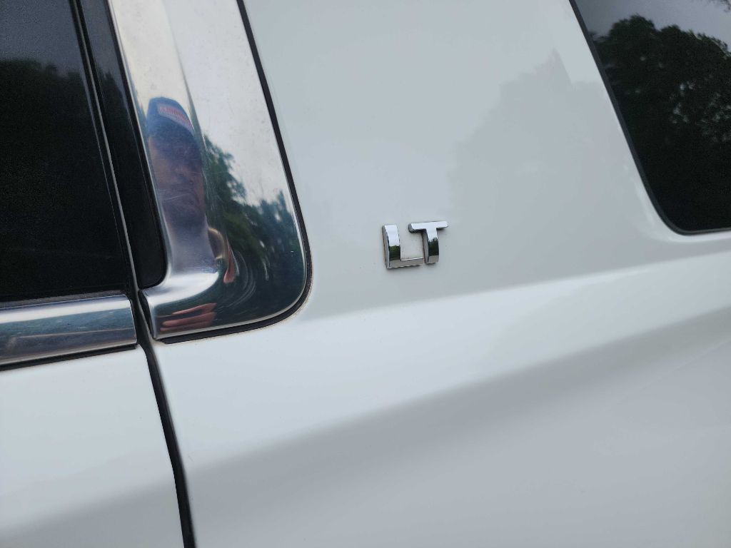 2015 Chevrolet Suburban Image 10
