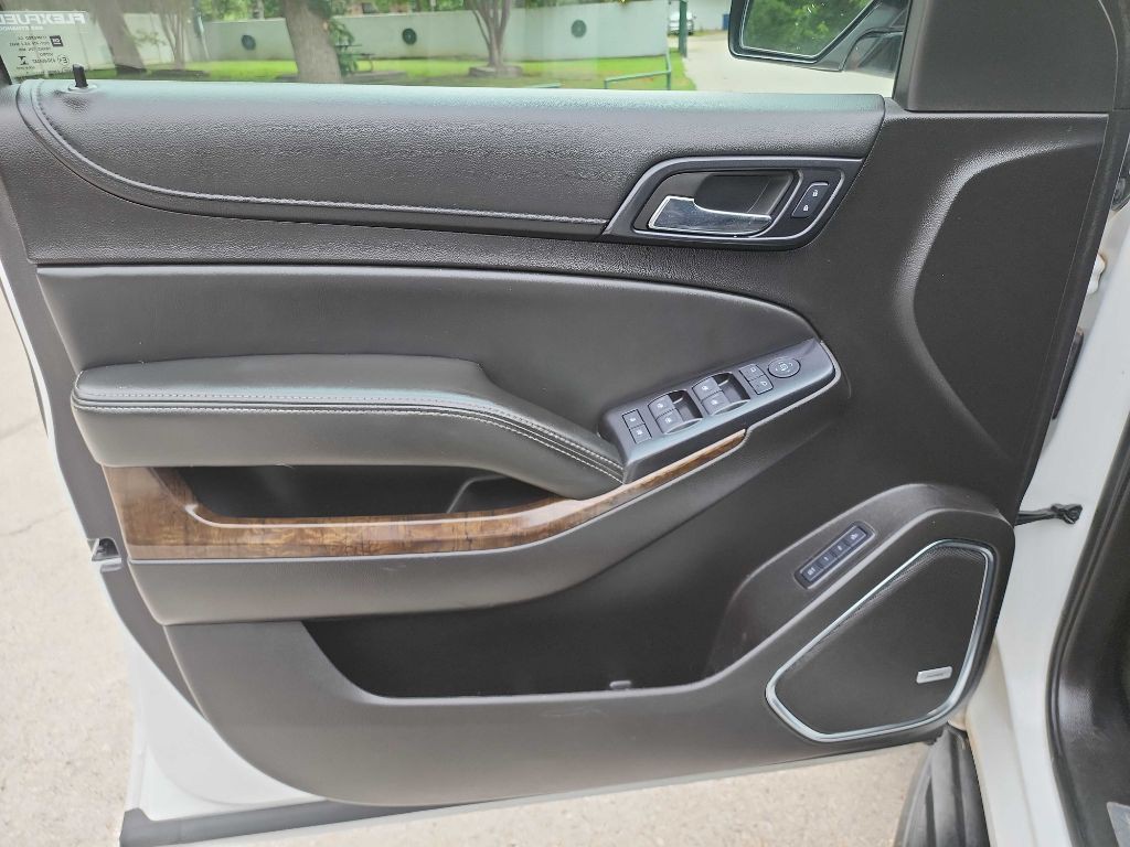 2015 Chevrolet Suburban Image 12