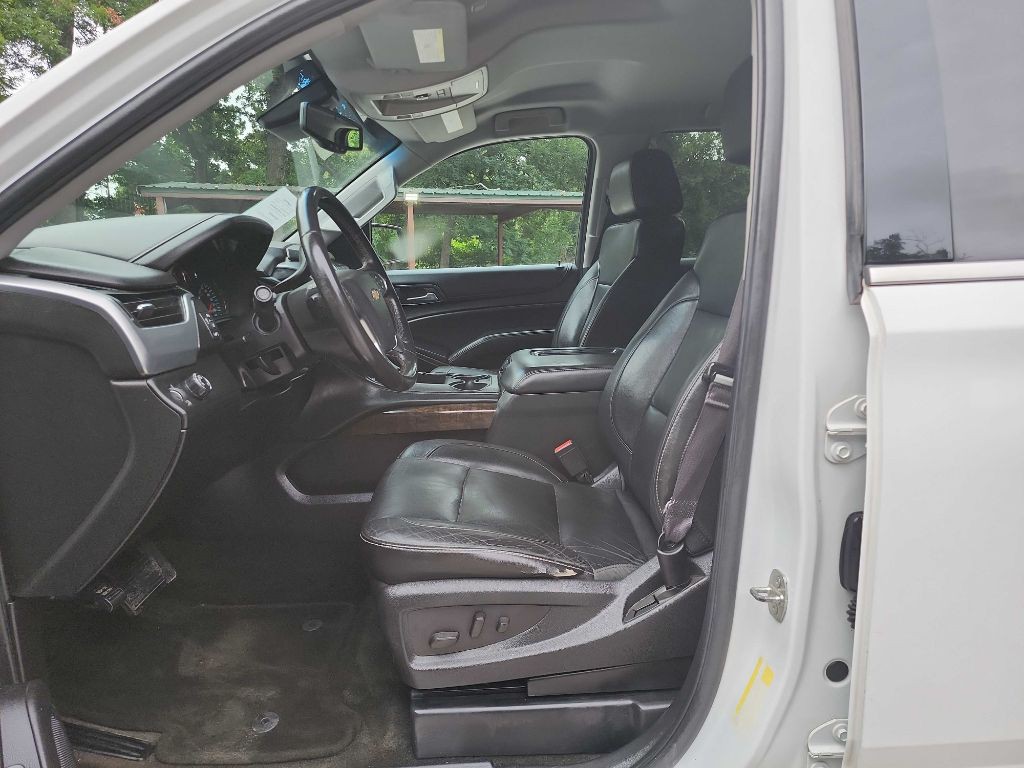 2015 Chevrolet Suburban Image 14