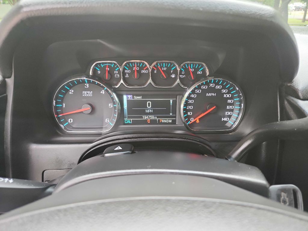 2015 Chevrolet Suburban Image 18