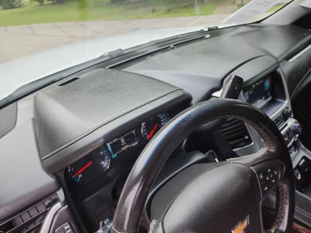 2015 Chevrolet Suburban Image 19