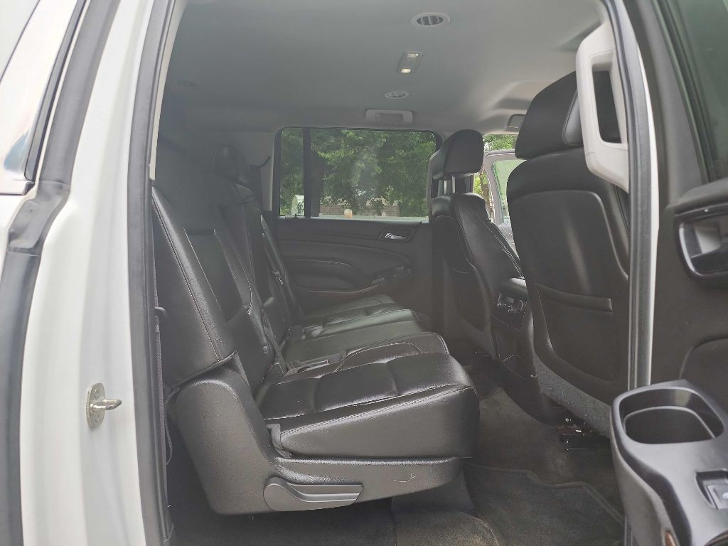 2015 Chevrolet Suburban Image 33