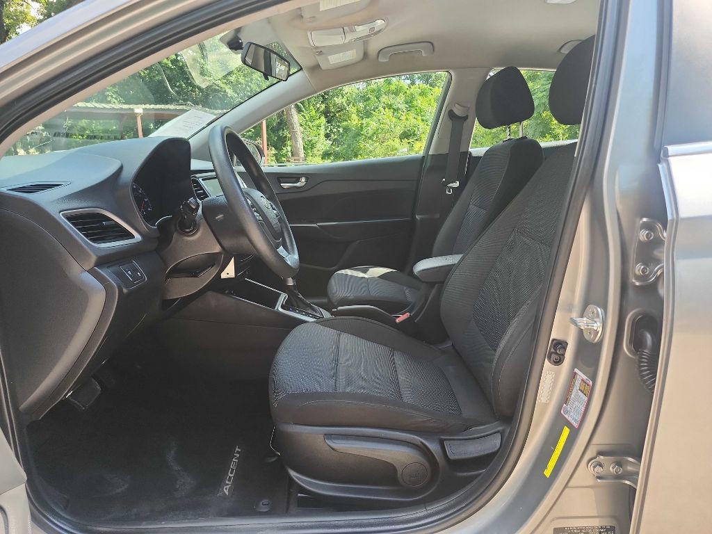 2021 Hyundai Accent Image 9