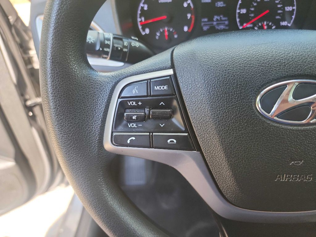2021 Hyundai Accent Image 12