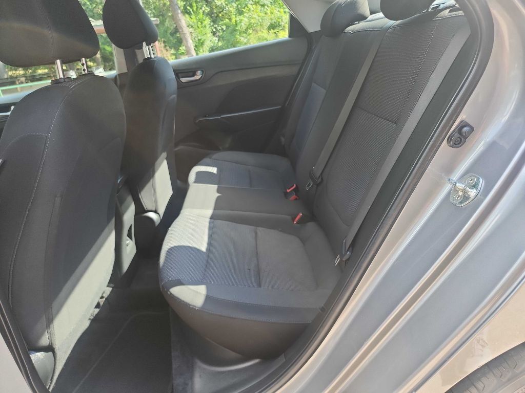 2021 Hyundai Accent Image 18