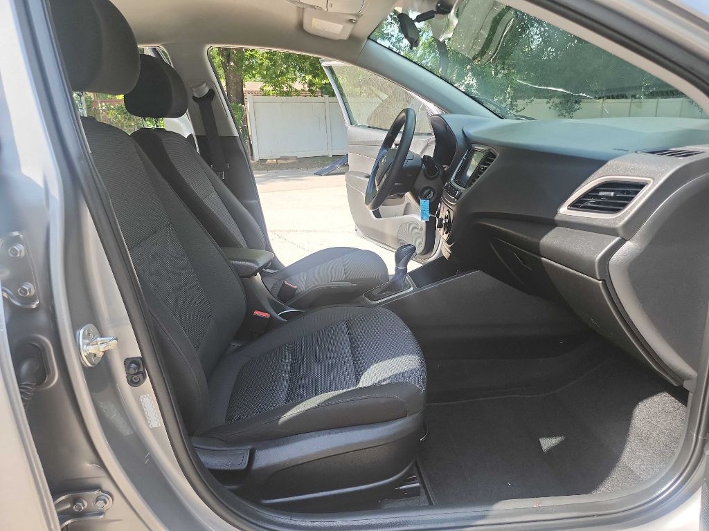 2021 Hyundai Accent Image 26