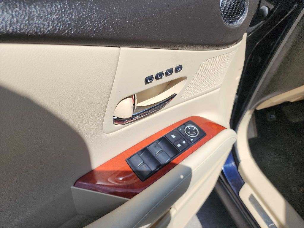 2010 Lexus RX Image 13