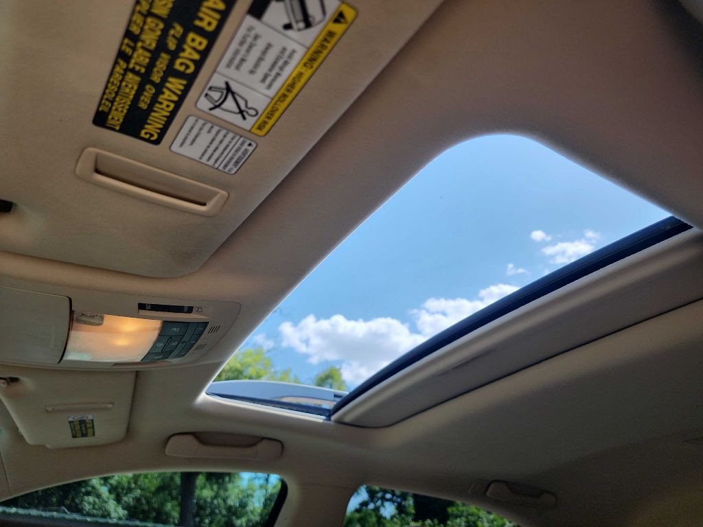 2010 Lexus RX Image 22