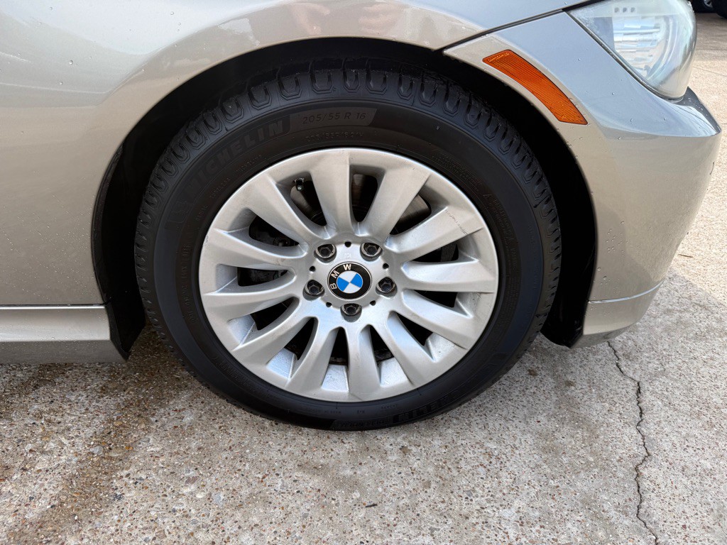 2009 BMW 3 Series Image 12