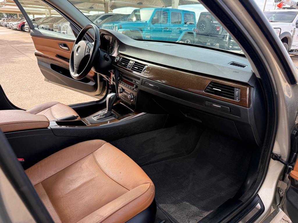 2009 BMW 3 Series Image 15