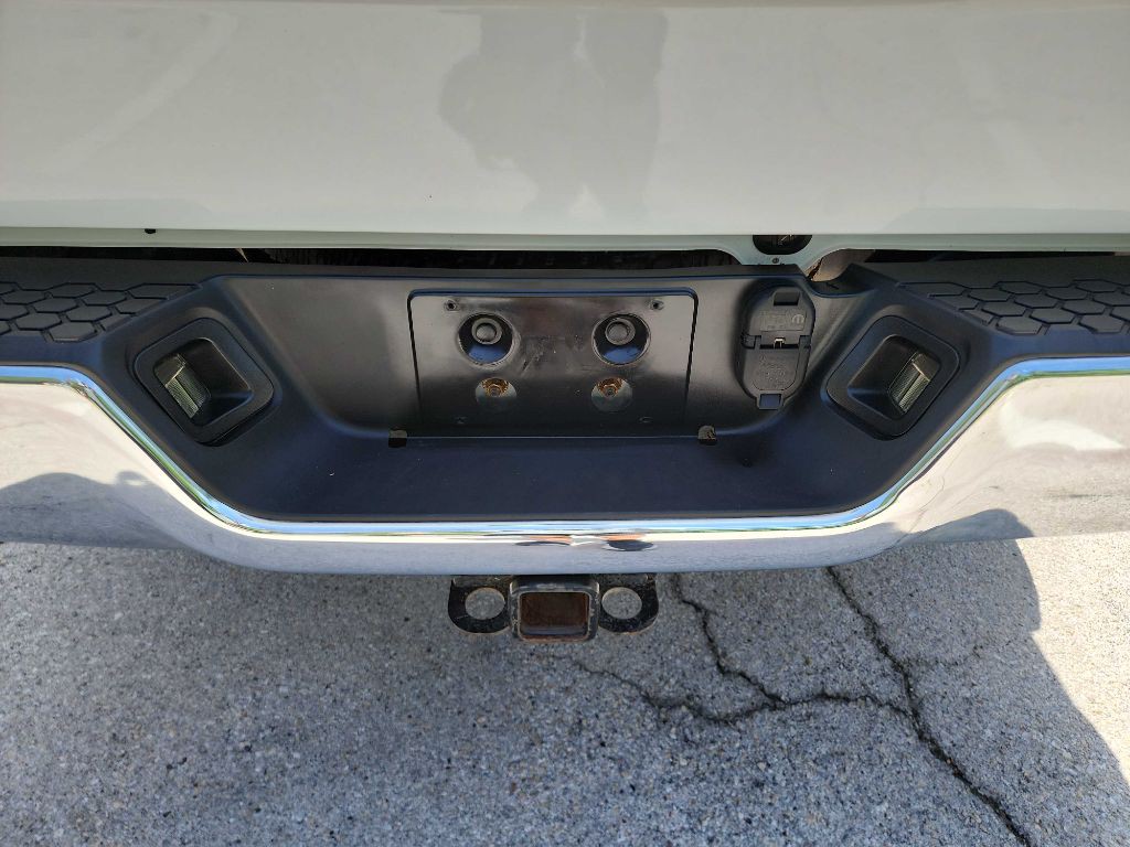 2016 RAM 3500 Image 9