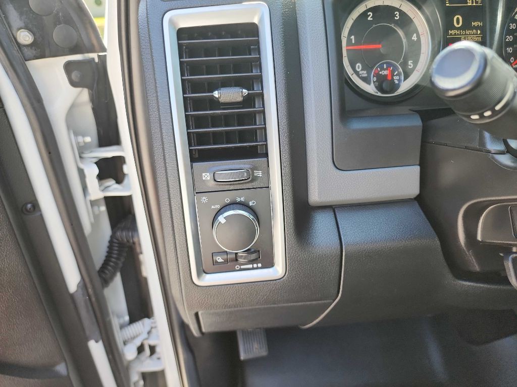 2016 RAM 3500 Image 22