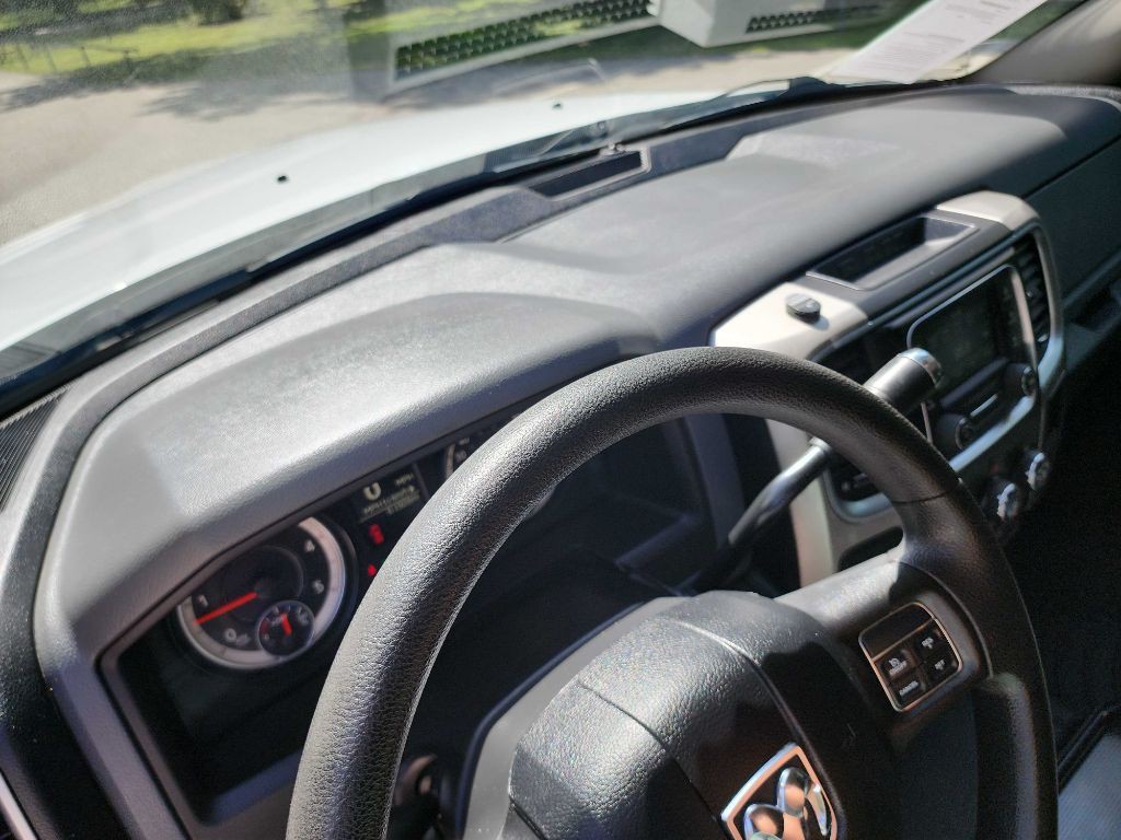 2016 RAM 3500 Image 26