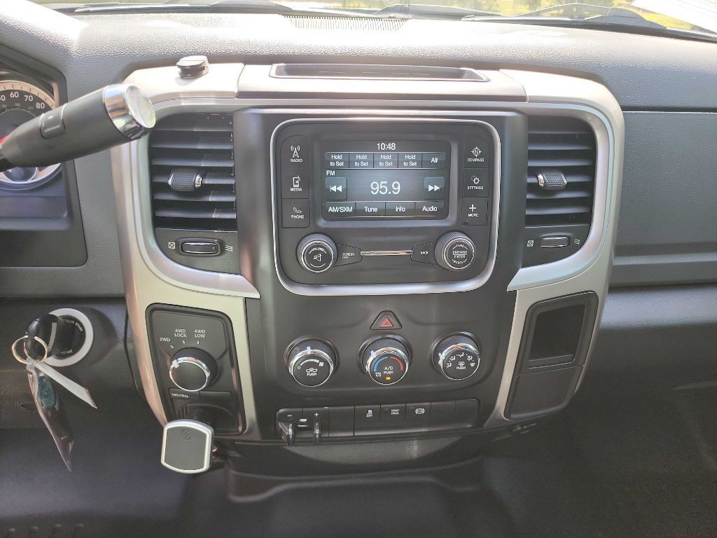 2016 RAM 3500 Image 28