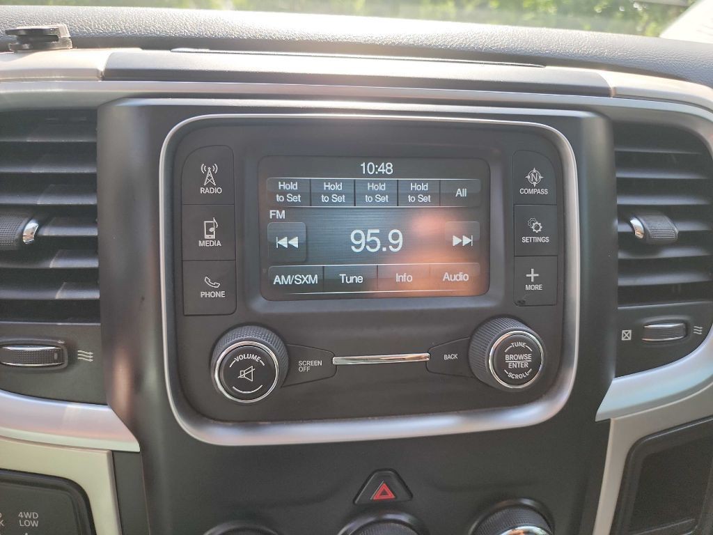 2016 RAM 3500 Image 30
