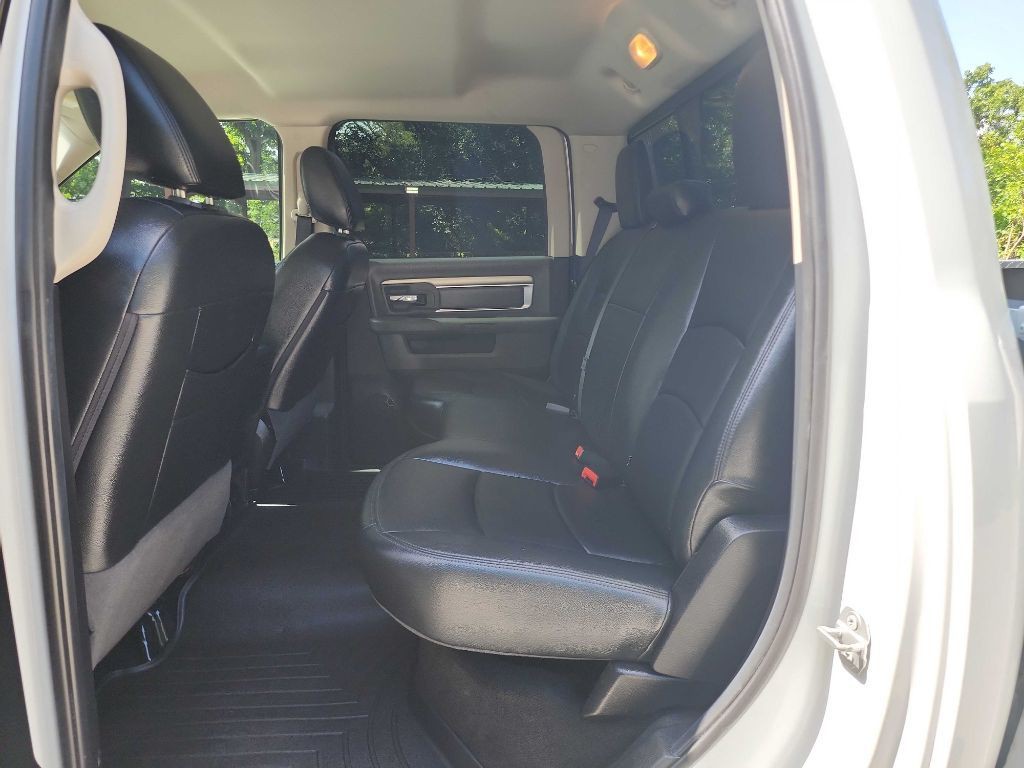 2016 RAM 3500 Image 34