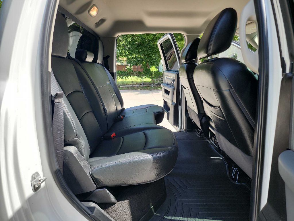 2016 RAM 3500 Image 37