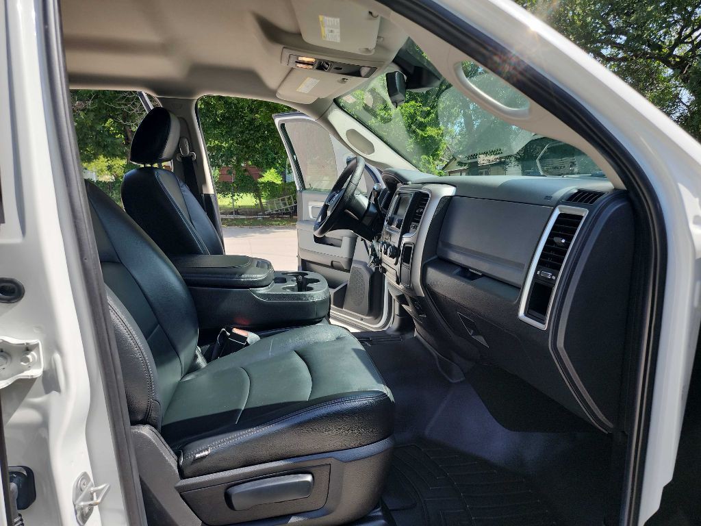 2016 RAM 3500 Image 42
