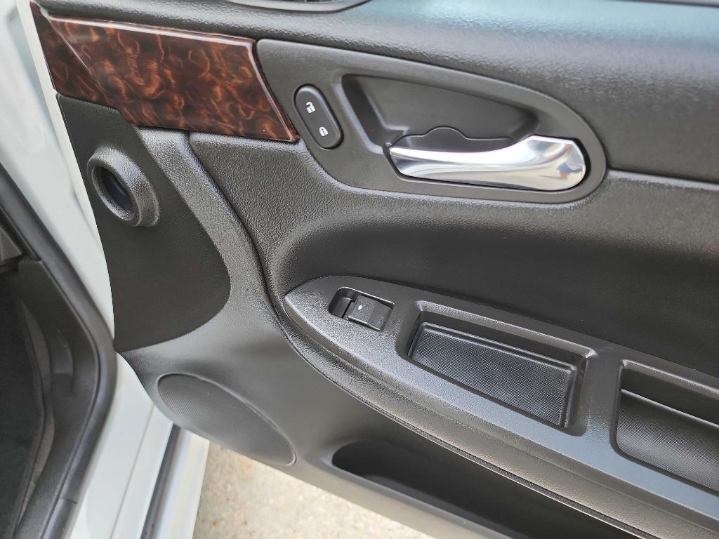 2014 Chevrolet Impala Image 25