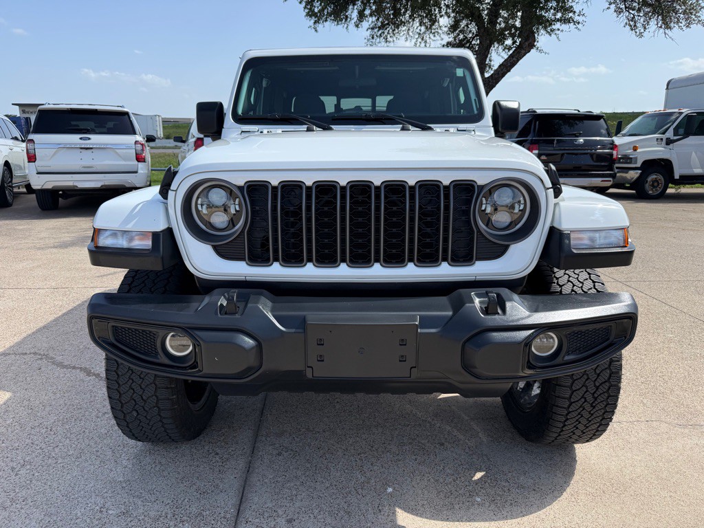 2025 Jeep Gladiator Image 2