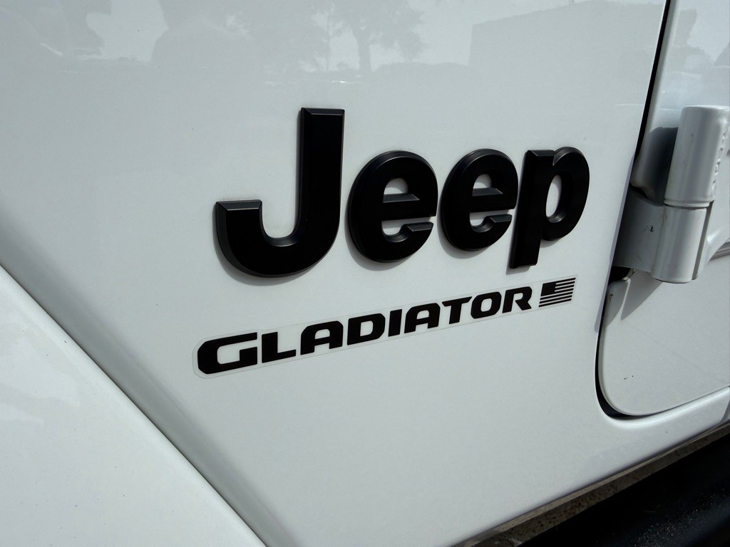 2025 Jeep Gladiator Image 14