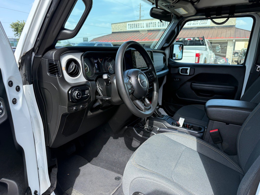 2025 Jeep Gladiator Image 16