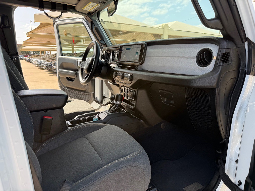 2025 Jeep Gladiator Image 18