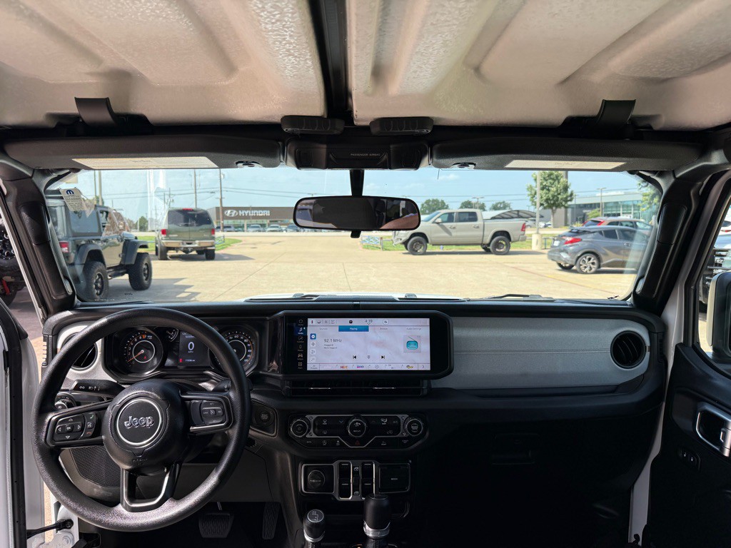 2025 Jeep Gladiator Image 24