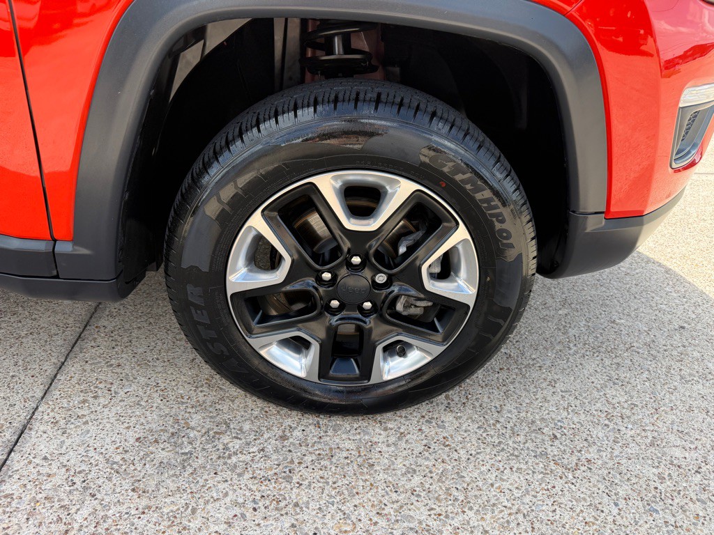 2017 Jeep Compass Image 13