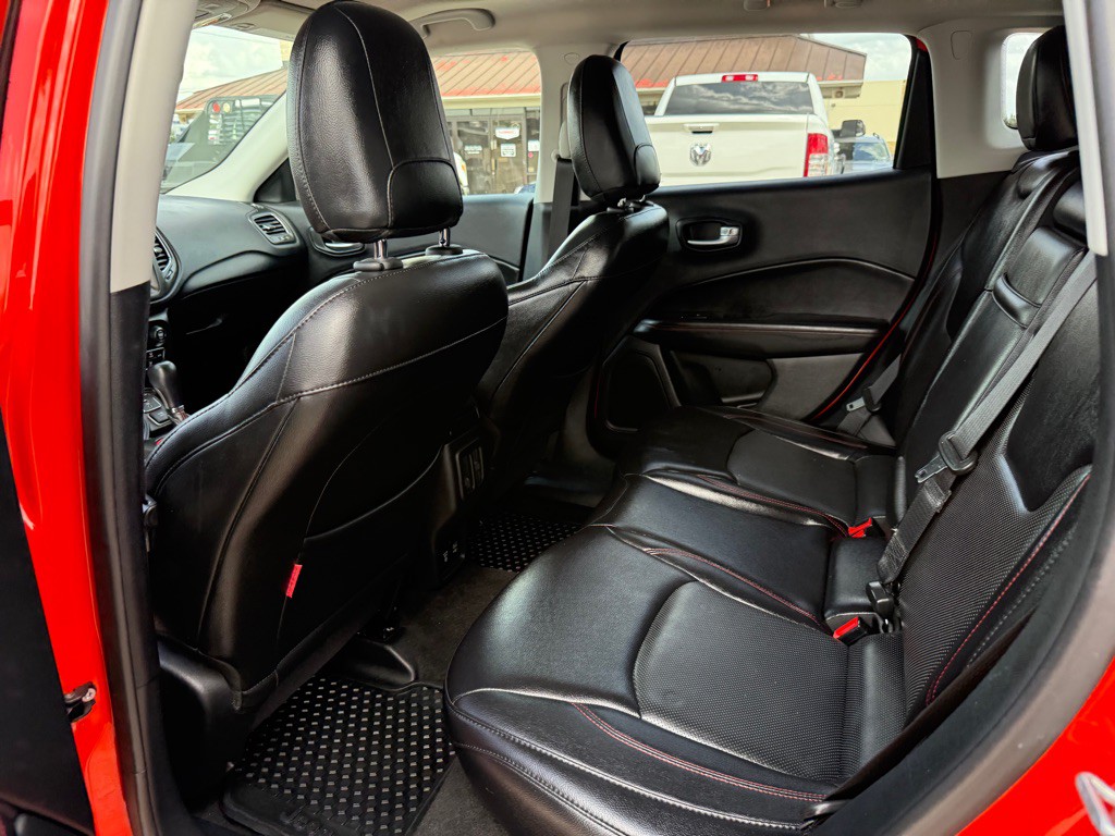 2017 Jeep Compass Image 15