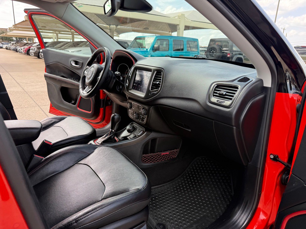 2017 Jeep Compass Image 16