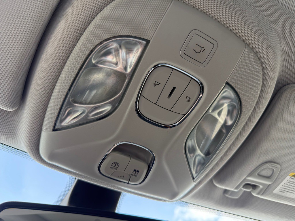 2017 Jeep Compass Image 33