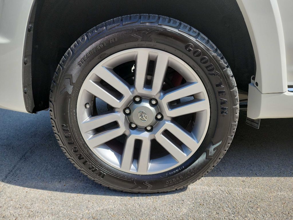 2011 Toyota 4Runner Image 11