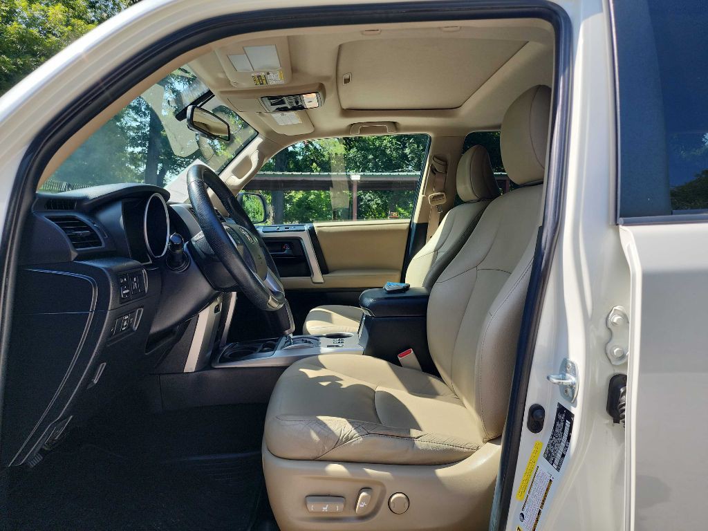 2011 Toyota 4Runner Image 17