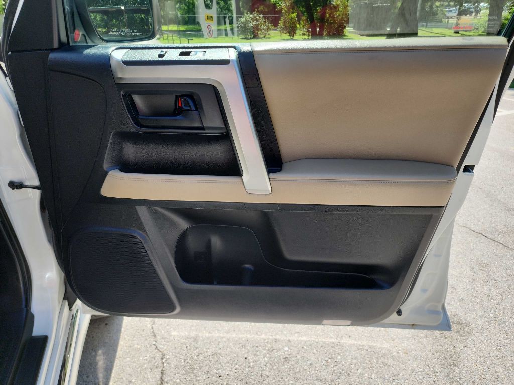 2011 Toyota 4Runner Image 40