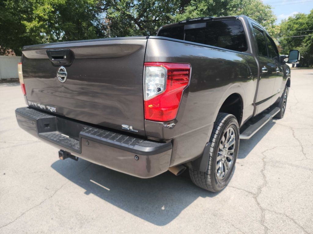 2016 Nissan Titan Image 12