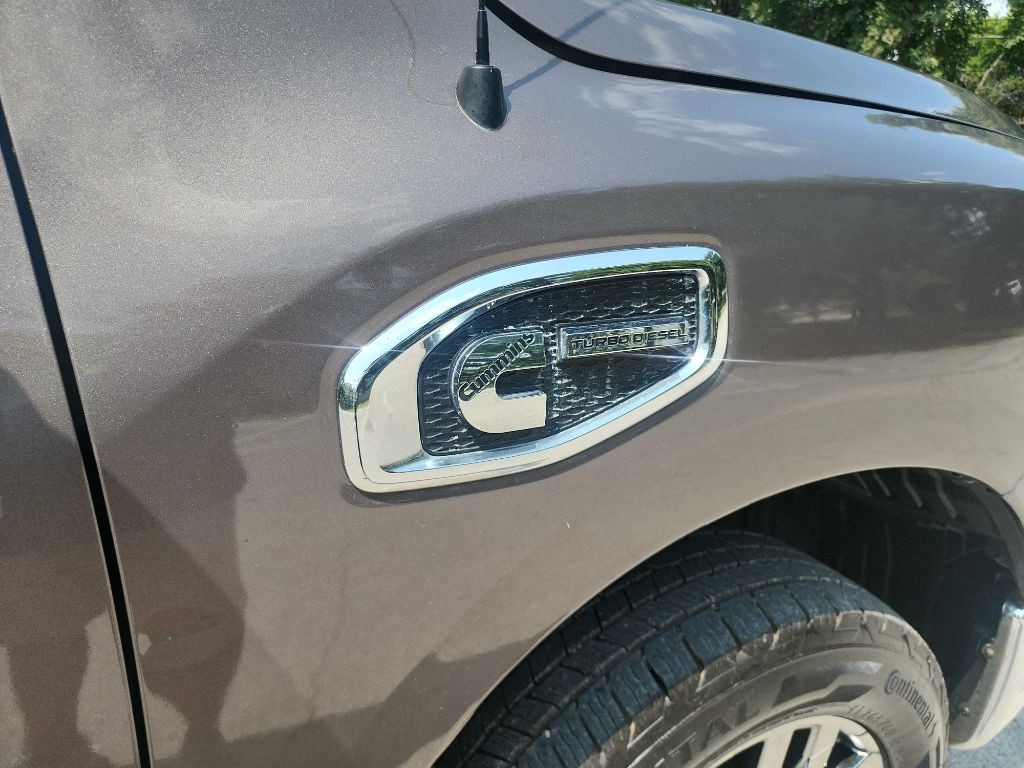2016 Nissan Titan Image 13