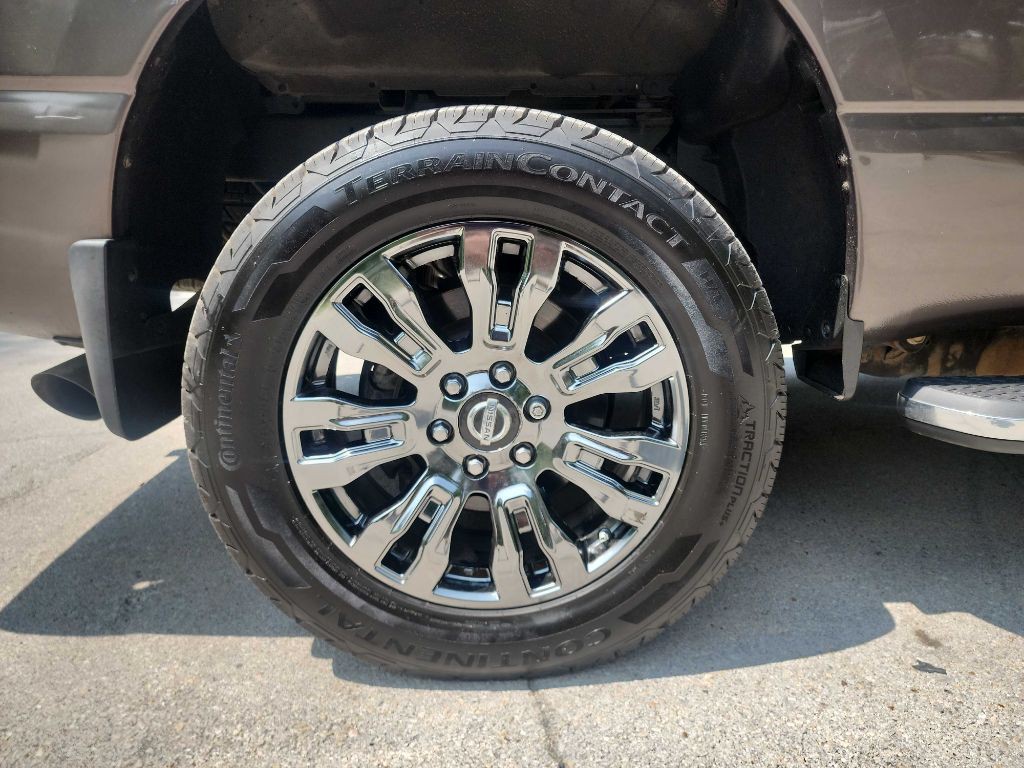 2016 Nissan Titan Image 15