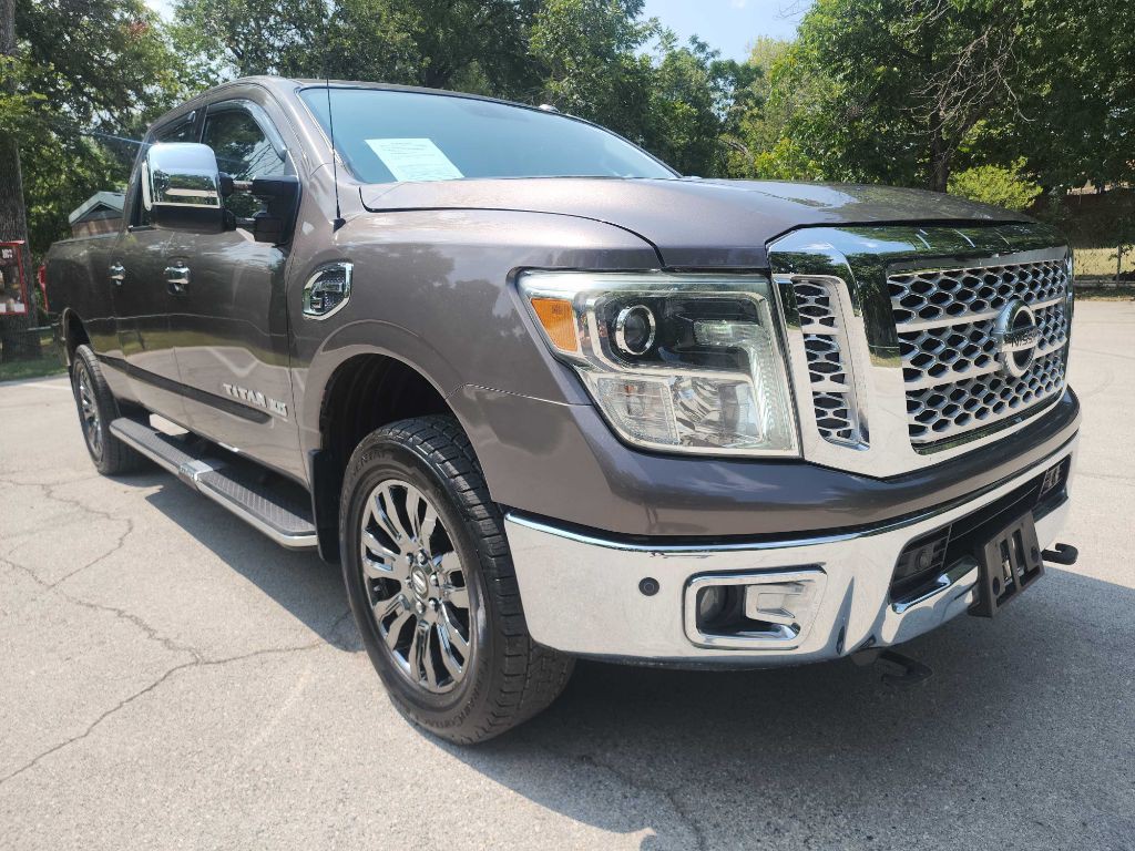 2016 Nissan Titan Image 1