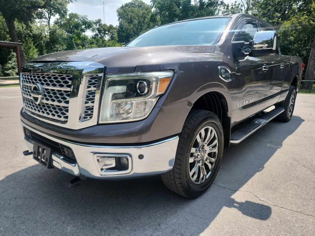 2016 Nissan Titan Image 3