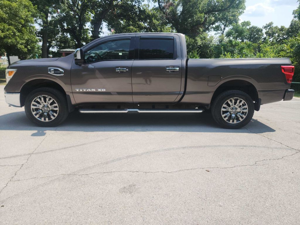 2016 Nissan Titan Image 4