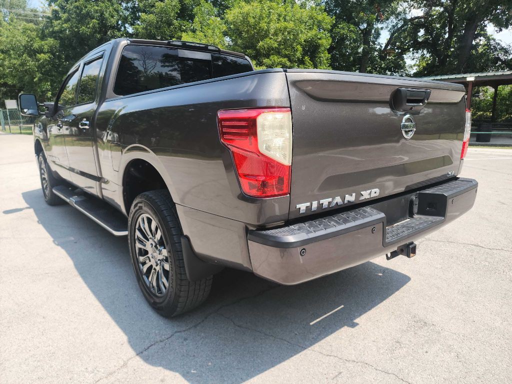 2016 Nissan Titan Image 5