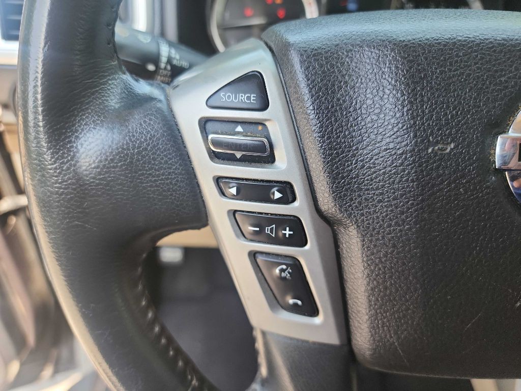 2016 Nissan Titan Image 22