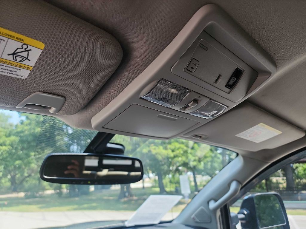 2016 Nissan Titan Image 32