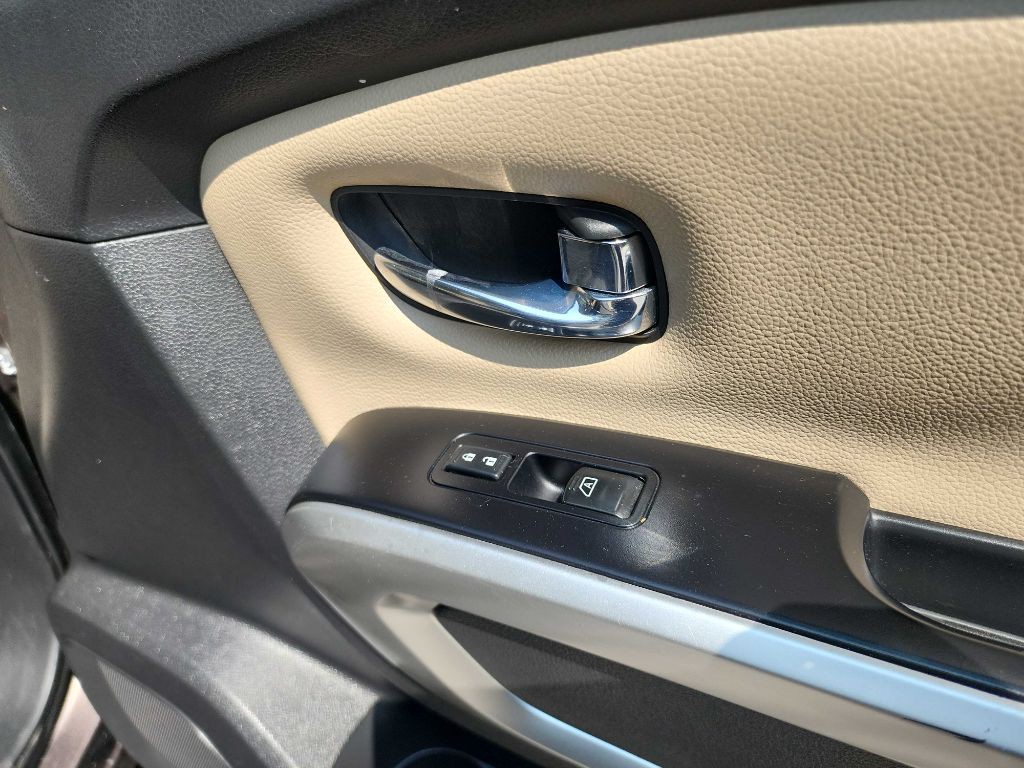 2016 Nissan Titan Image 35