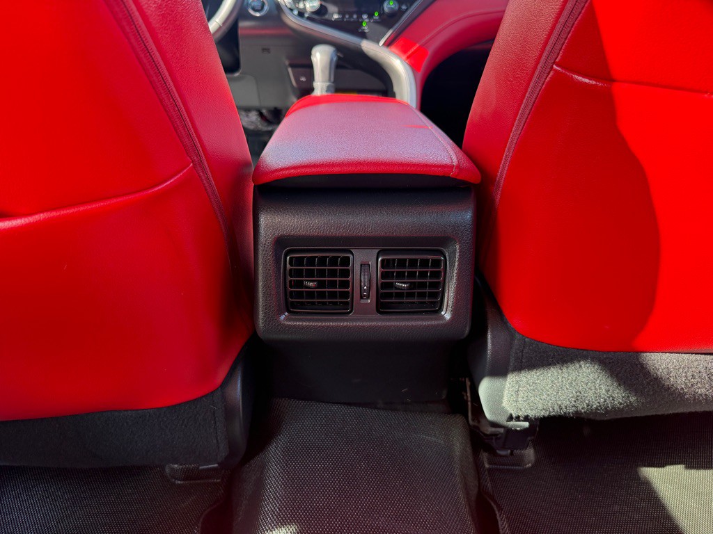 2021 Toyota Camry Image 18