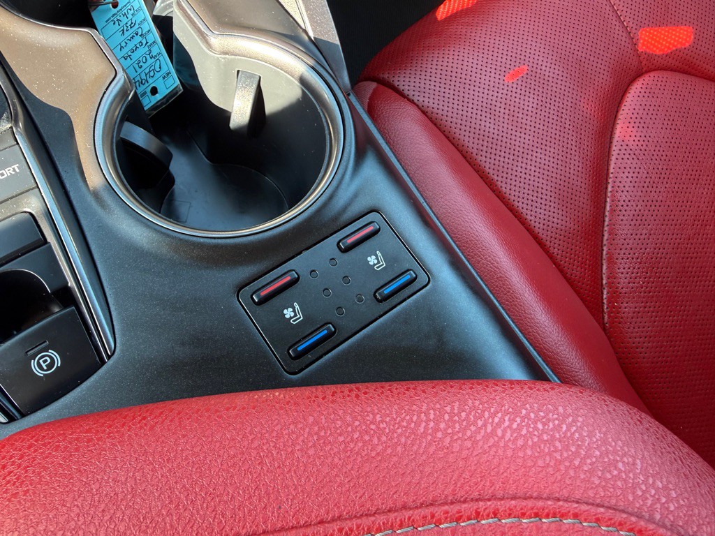 2021 Toyota Camry Image 28