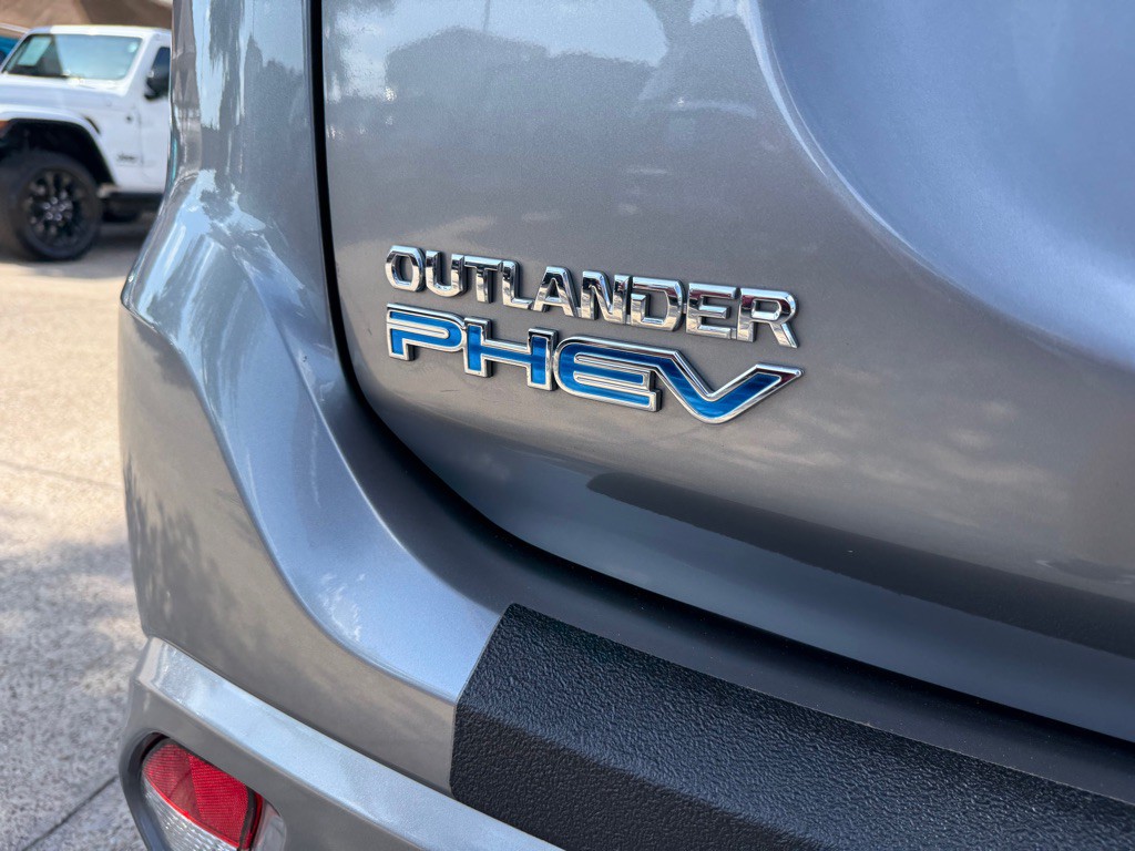 2020 Mitsubishi Outlander Image 11
