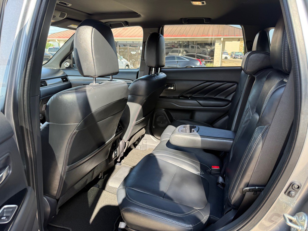 2020 Mitsubishi Outlander Image 14