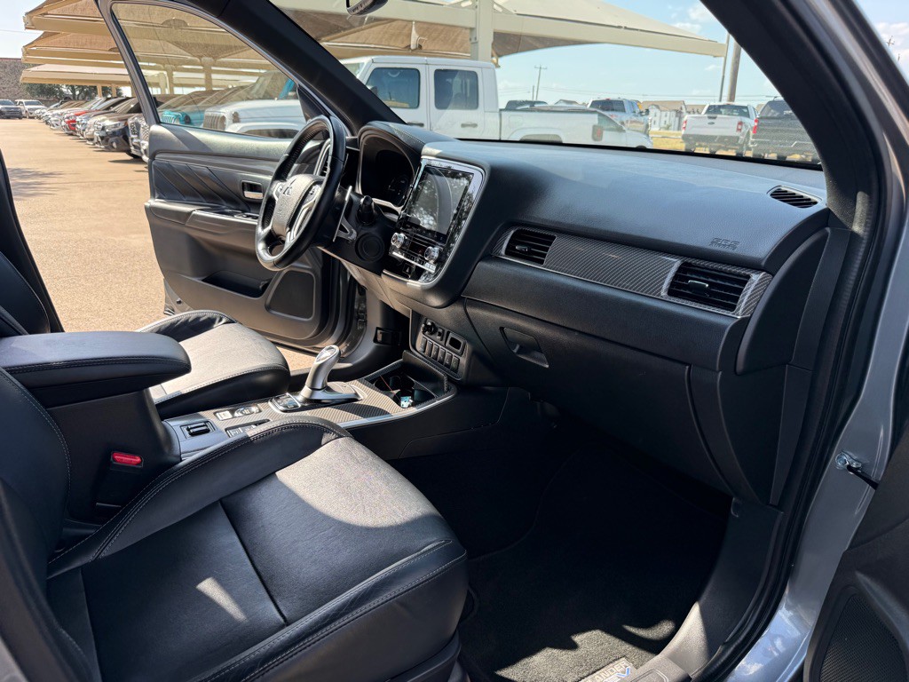 2020 Mitsubishi Outlander Image 15